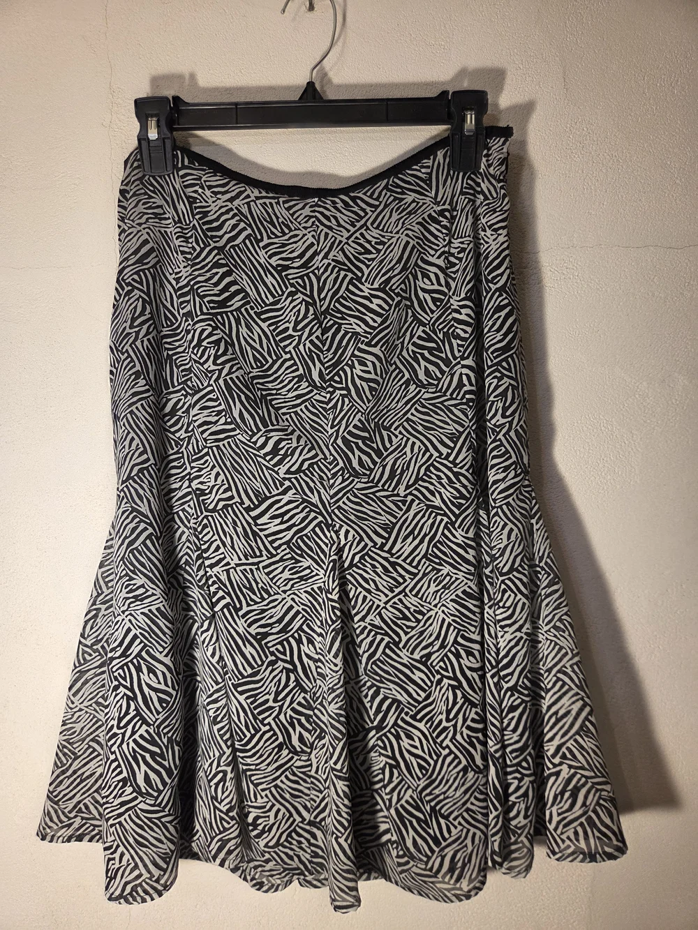 Dana Buchman Women's Size 4 Black White Zebra Print Flare A-Line Skirt